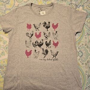 Women's Gray Short Sleeve Tee with Pink Chicken Graphic